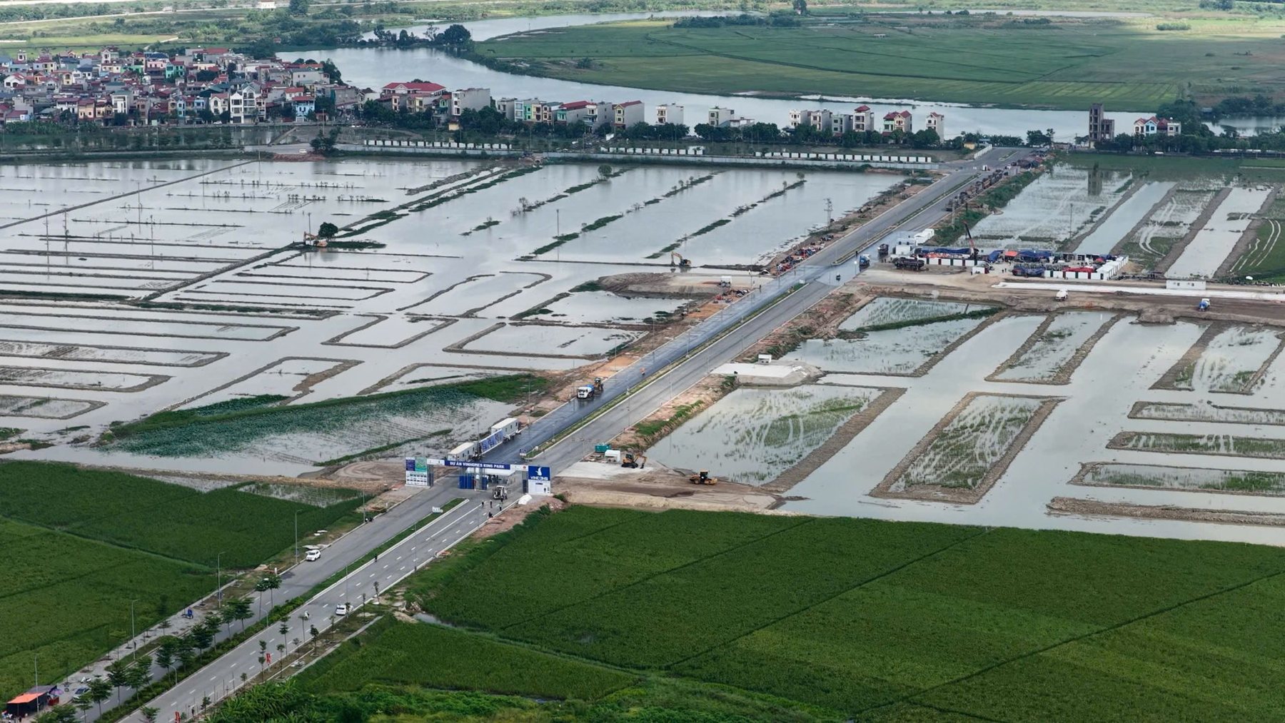Vinhomes King Park Bắc Ninh - Cổng công trường dự án Vinhomes King Park, đơn vị thi công Vincons.